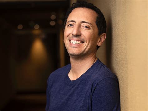 การแสดงสุดอลังการของ Gad Elmaleh: คืนหัวเราะกับตำนานตลกชาวอียิปต์!