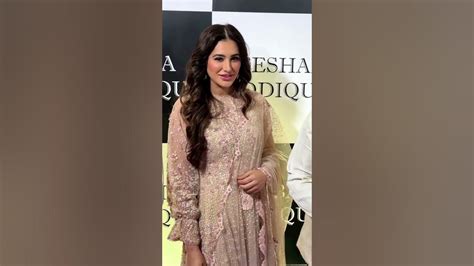  Nargis Fakhri Concert Extravaganza: Bollywood Glamour Meets Tropical Paradise!